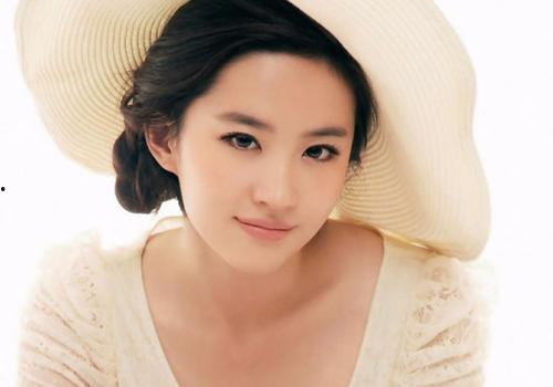 婴儿肥网红,萌态可掬的互联网新宠